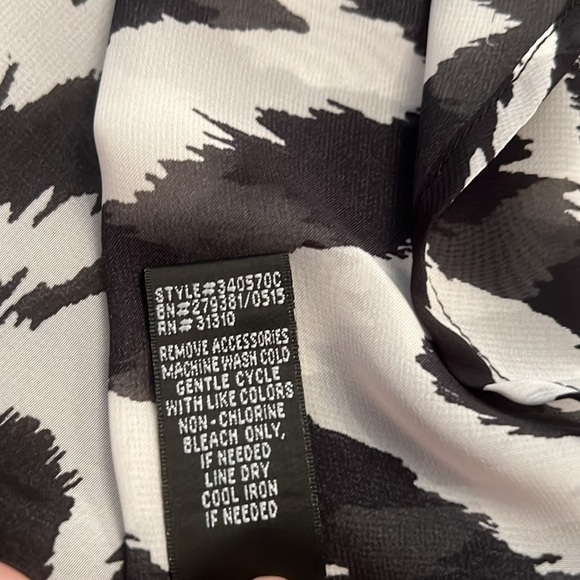 Sheer fabric in black & white - Picture 5 of 5